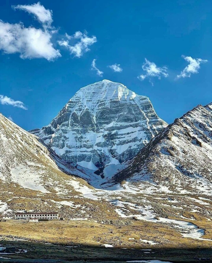 If you can really be with kailash even for a few moments, life will be never again be the same for you. It's a phenomenon beyond all human imagination
