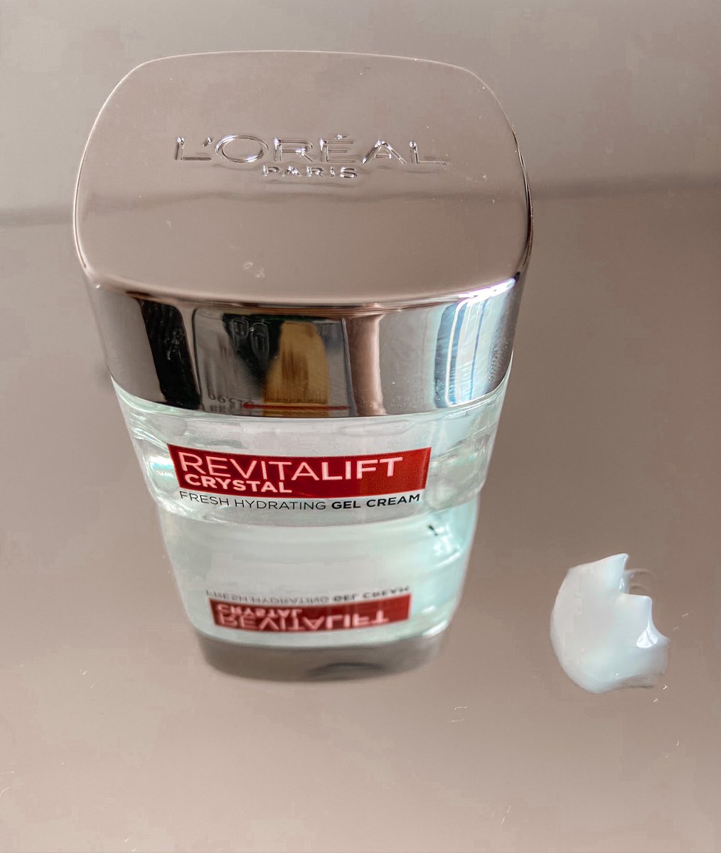 Yg bikin aku jatuh cinta sama L’Oreal Paris Revitalift Crystal Gel Cream <a href="/LorealParisID/">L'Oreal Paris</a> ini bikin bebas kilap sampai 8jam dan ada pore minimizing salicylic acid, melembapkan sampai 10x lapisan #CrystalClearAllDay