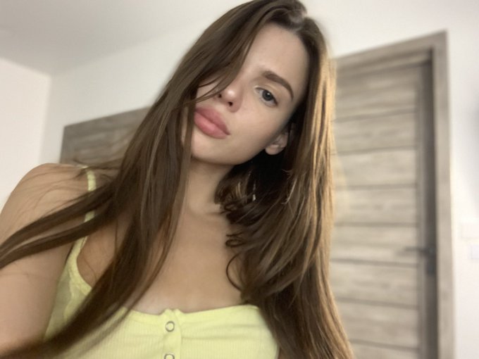 1 pic. New look ☺️ 
Long hair , why not ? https://t.co/uMhFkWHfUL
