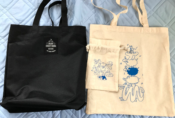 すー Na Twitteru V6 ライブグッズ トートバッグと巾着のセットは 可愛いけど見本写真忠実にちゃちいですw まあ 写真忠実なんで 見たまんまの予想通りで却って凄いw タオルは大柄でいい感じ T Co Pfssjdqjnw Twitter すー Na Twitteru V6 ライブグッズ トートバッグと巾着のセットは 可愛いけど見本写真忠実にちゃちいですw まあ 写真忠実なんで 見たまんまの予想通りで却って凄いw タオルは大柄でいい感じ T Co Pfssjdqjnw Twitter