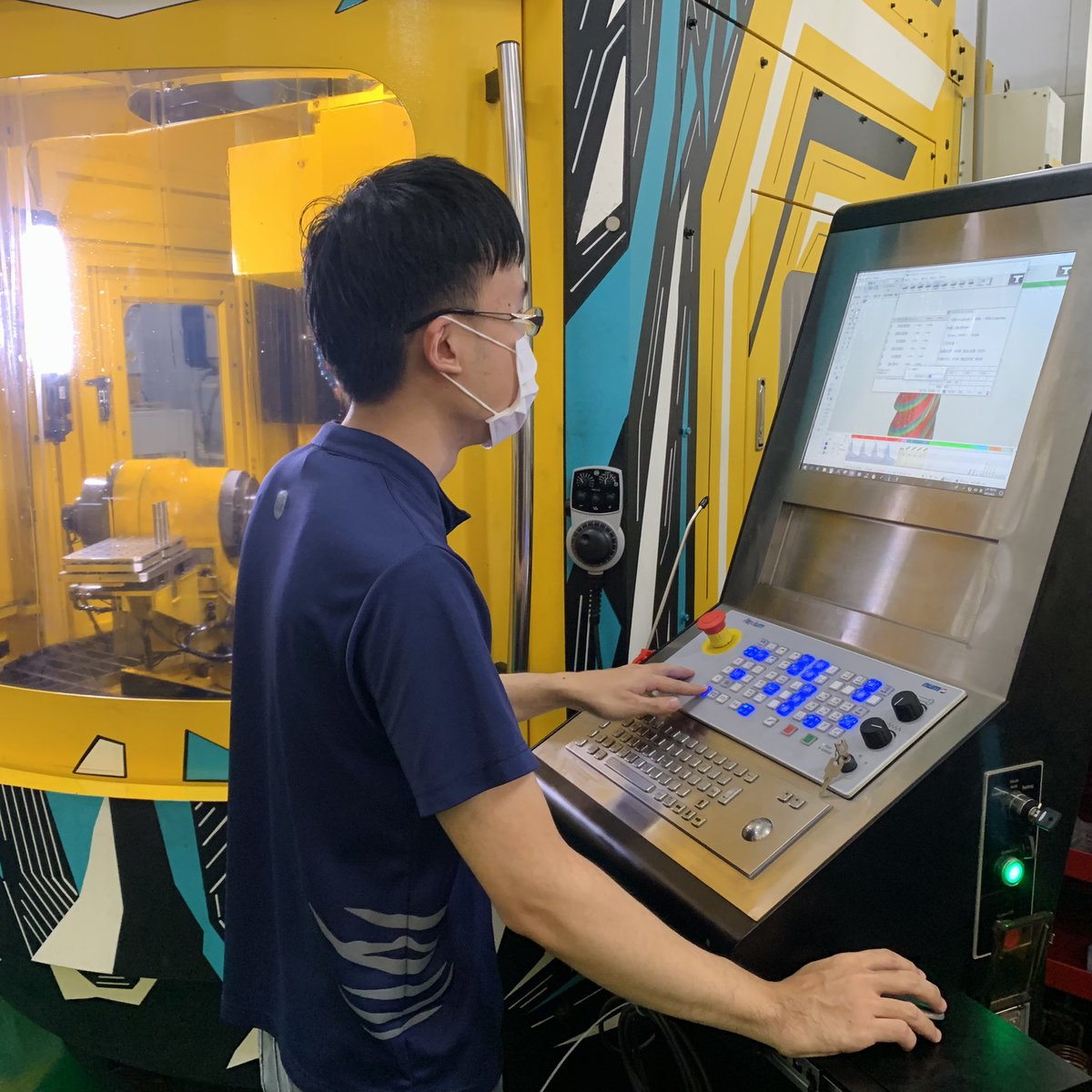 SPEEDTIGER_1998's tweet photo. "When I am making end mills, sometimes I will think of a customer gets this end mill and it works well, and I feel...good, yes, I will be very happy." --- Anonymous SPEED TIGER tools engineer.
#Speedtiger #grinder #engineer #carbide #cnctools #manufacturer #MIT https://t.co/guWrskj5CH