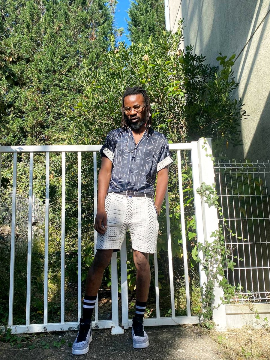 XVILLY's tweet photo. Styled up for @MusikMetisses another opportunity to express myself with the one and only @DXtremeVolumes curated by @FOKNBOIS Bordeaux France.
#Uncolonized #rebelmusic #afrobeast. https://t.co/YIaAAW3s9Z