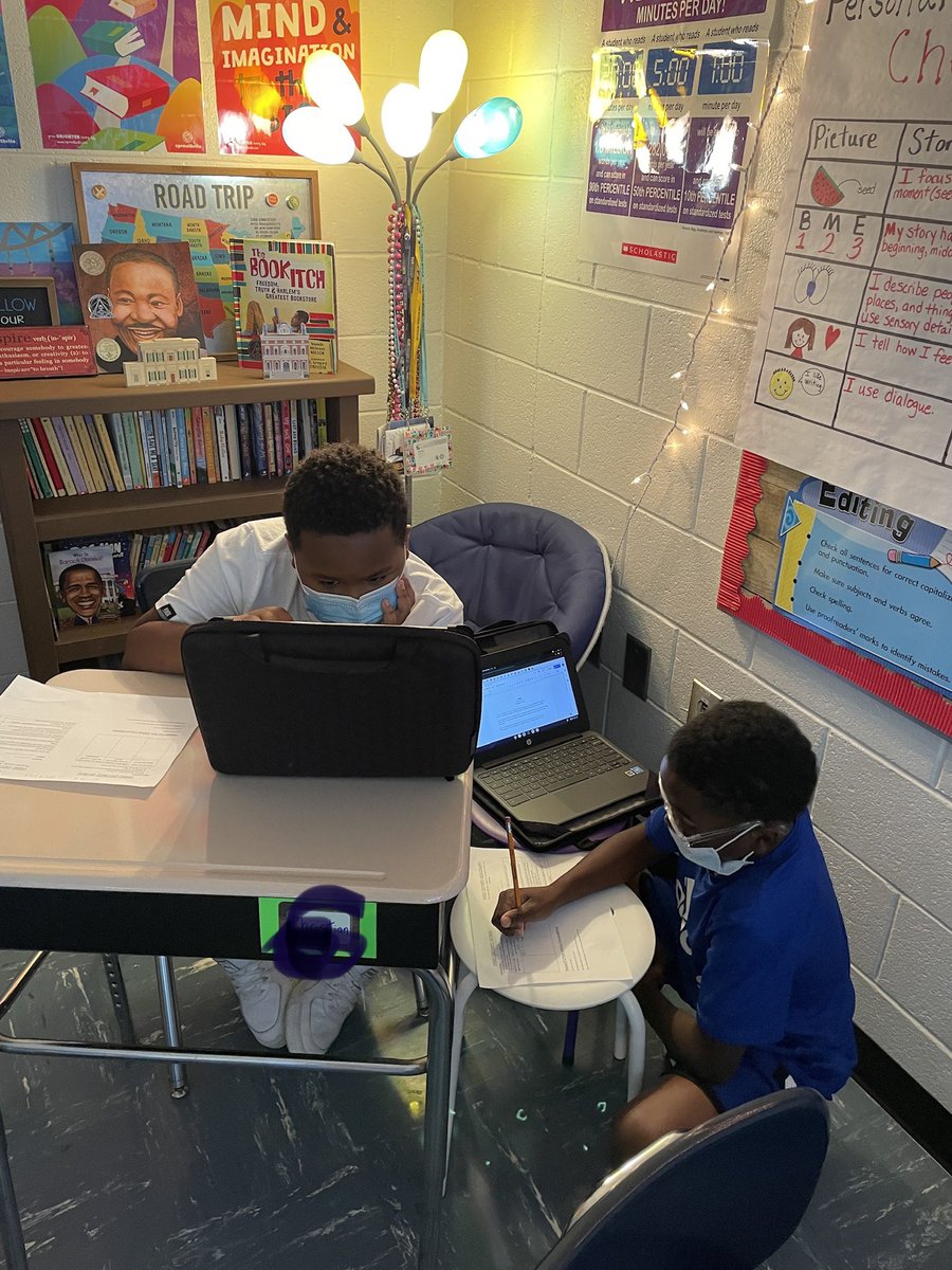 VickieL15820136's tweet photo. Peer Review Day…loved hearing them talk about their writing. #HCSELA #ExpectExceptionalHCS #TimberRidgeElementary https://t.co/e8K3RkQMSt