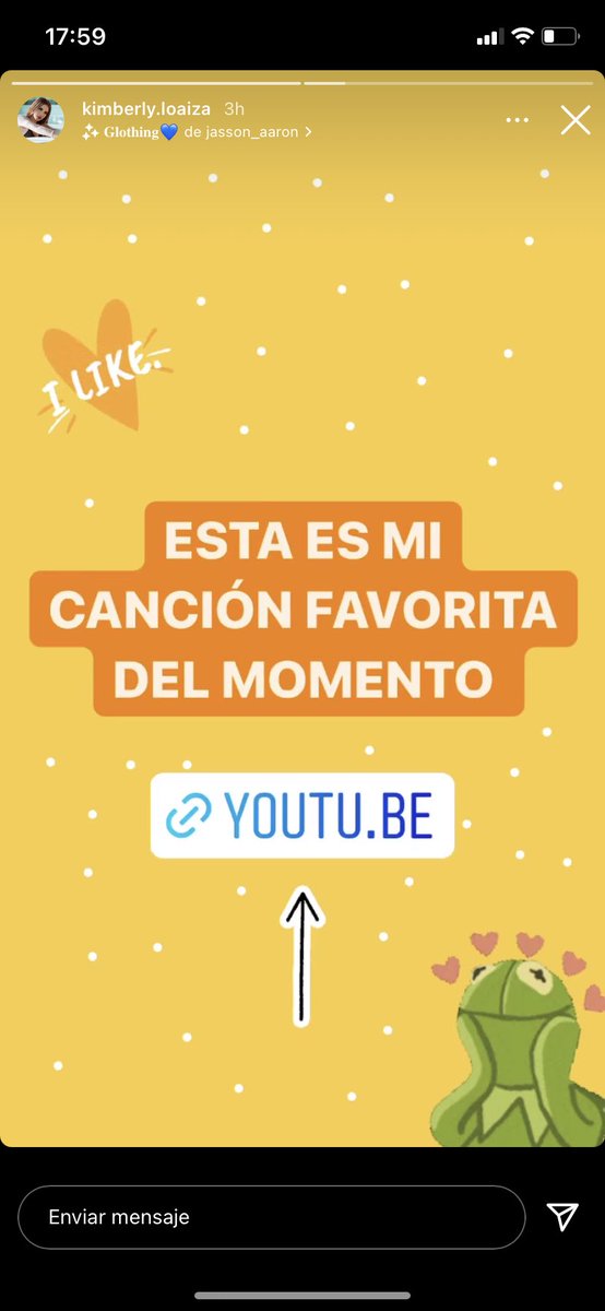 Iridiangarzaaa's tweet photo. @ZYTJavier Nomas no se da cuenta la babosa , ya hasta le anda promocionando la canción al panochas https://t.co/jkWWipmnXz