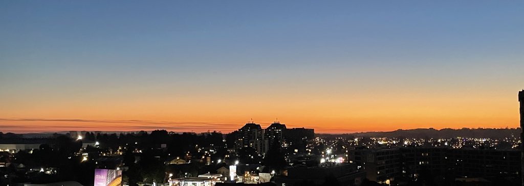Finalmente, después de 5 meses de humo tóxico de leña, empieza a volver el aire y cielo puro a #Temuco. Pero, sin medidas eficaces, volverá esta contaminación en mayo de 2022. <a href="/CarolaSchmidtZ/">Carolina Schmidt</a> <a href="/JCJobet/">Juan Carlos Jobet</a> <a href="/LucianoRivas/">Luciano Rivas</a> <a href="/felipekast/">Felipe Kast</a> <a href="/senadorquintana/">Jaime Quintana</a> @NeiraTemuco2021 <a href="/ricardocelis/">ricardo celis #LaAraucania</a>