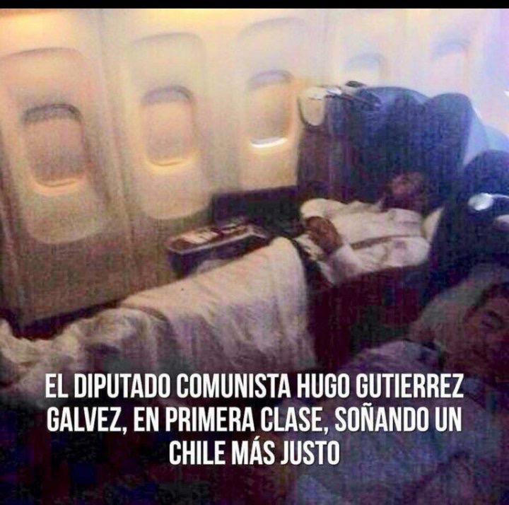 Ramiro___Ca01's tweet photo. Los comunistas de "Shile":

Jadue a guata pela' en Resort VIP de Punta Cana.
Hugo Gutiérrez pasando la caña en primera clase.
Carol Kariola paseando al cafiche por EEUU.
Camila Vallejos va a la marcha con nana.
¡Cinismo total!

Plaza dignidad Costanera Center Matamala #Sismo https://t.co/Fg7nuO3xhf