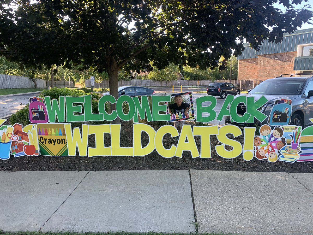 ‘Twas the night before 1st grade!! We are so ready to be back!! <a href="/district30/">Northbrook/Glenview School District 30</a> <a href="/Neumann1stgrade/">Aimee Neumann</a> #BacktoSchool2021