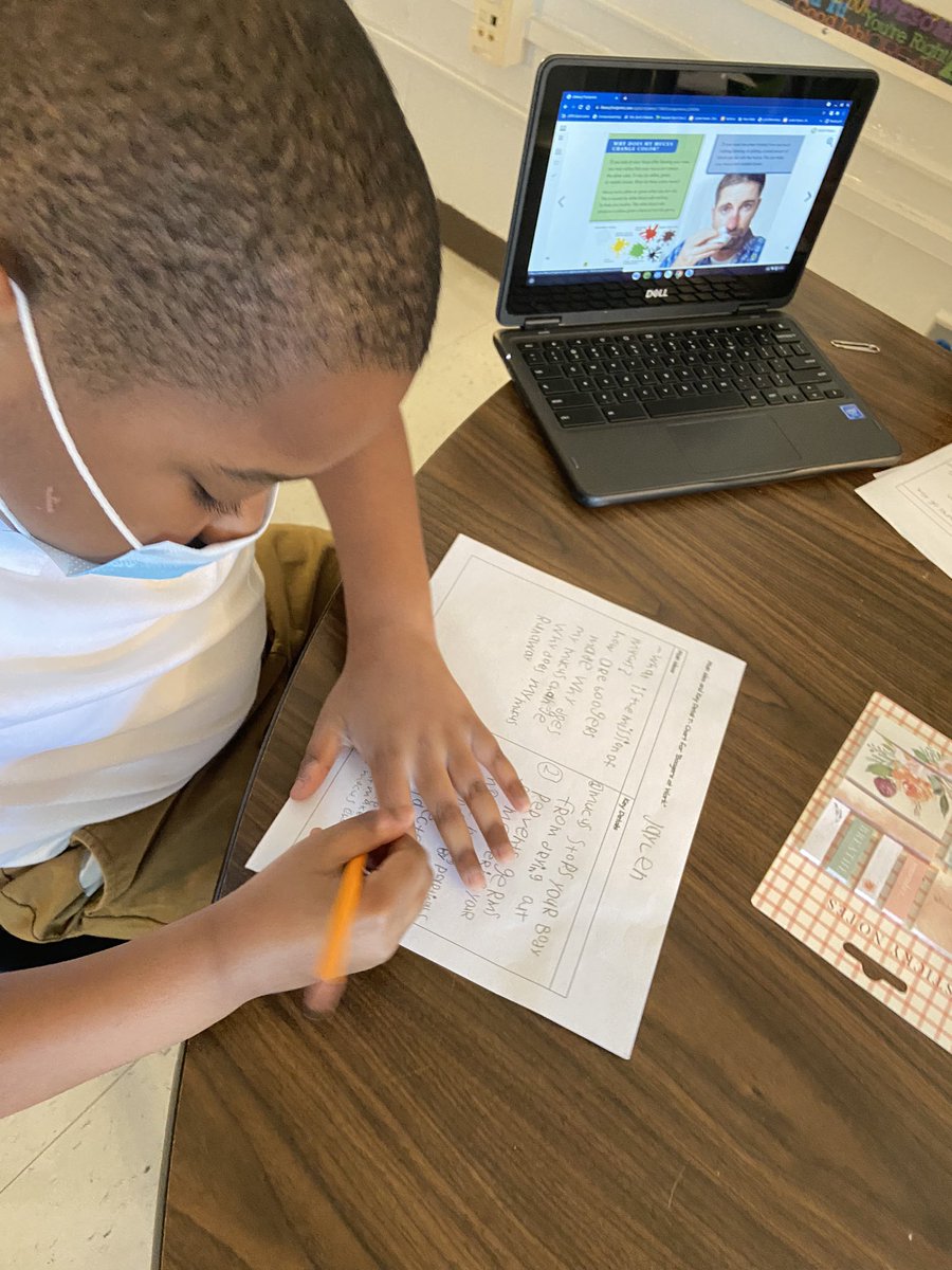 JamelliaPerkins's tweet image. Today in our S.E.A.S classroom… #Differentstudents #differentlevels #ALLLEARNING #EveryStudentMattersEverMomentCounts @LuhrLions