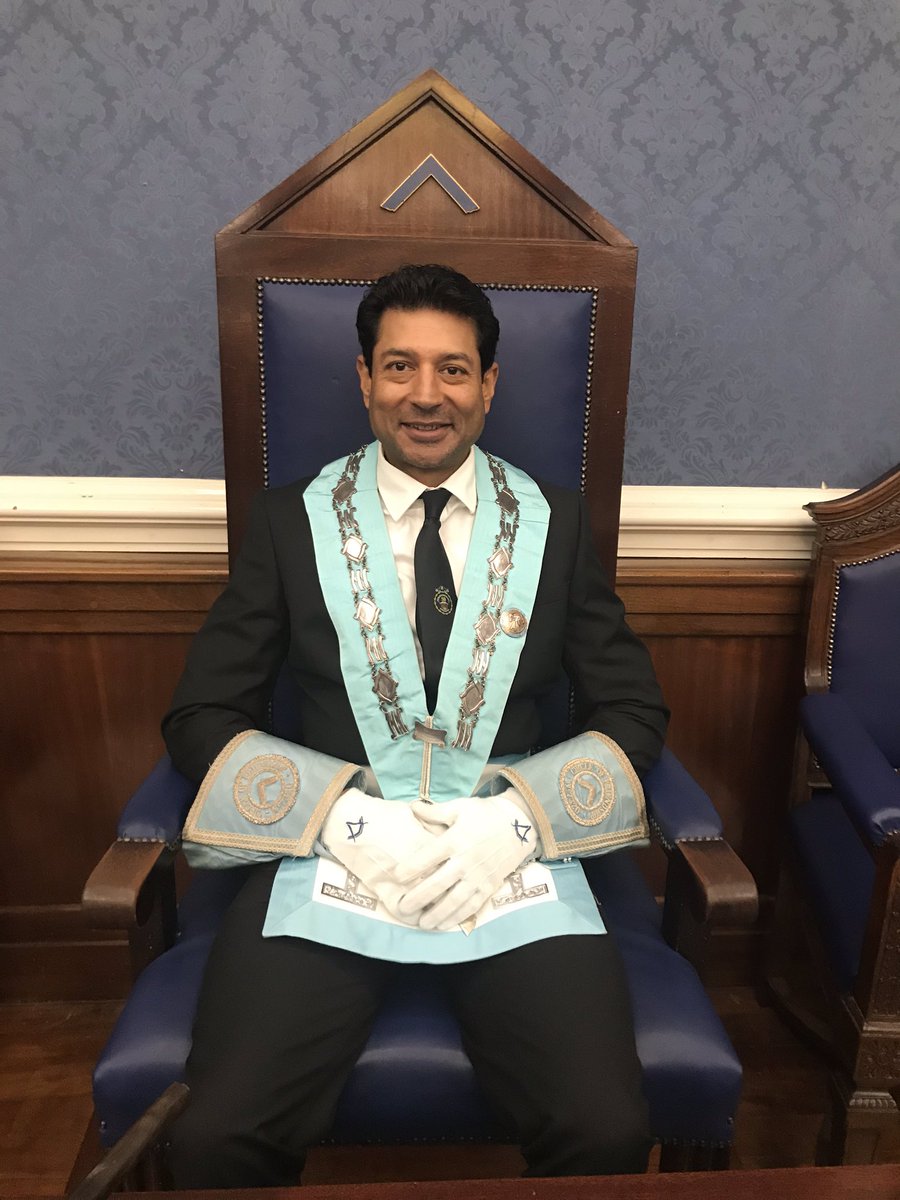 CofF_7320's tweet photo. Congratulations W. Bro Maru!
It was an honour installing you this evening! Have a wonderful year. You’ll do us proud 👏 👏 👏 

#brotherhood #master #lodge #leadership #masons #brothers https://t.co/yCl5CXE4E2