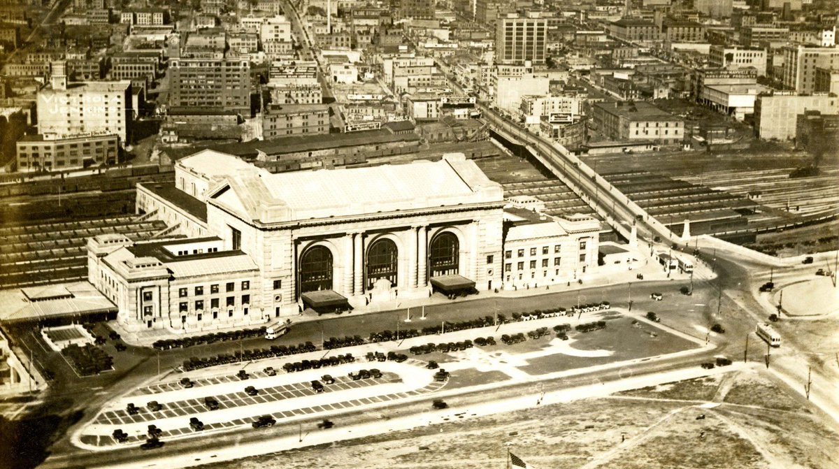 UnionStationKC's tweet image. A throwback to 1920.
