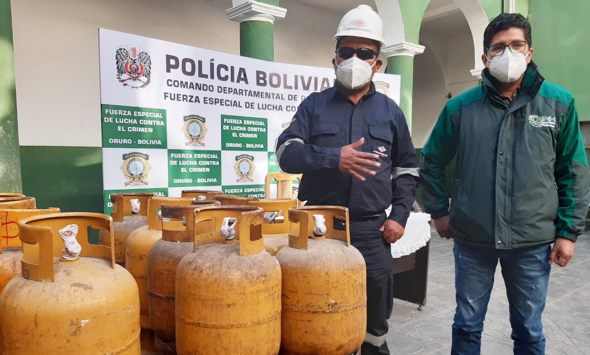 AnhBolivia's tweet photo. #NotaDePrensa 🖊️

ANH recibió de la Policía de Oruro garrafas de GLP incautadas en operativo de control

📰𝑵𝒐𝒕𝒂 𝒄𝒐𝒎𝒑𝒍𝒆𝒕𝒂: https://t.co/RzqHjWnm8Z

#EstamosSaliendoAdelante
#12AñosDeServicio https://t.co/OTce8JVgho