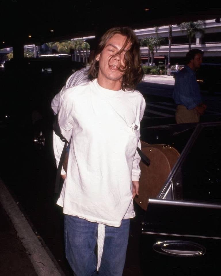 _retrospectiv's tweet photo. River Phoenix, 1993 https://t.co/DZuBMWT3v0