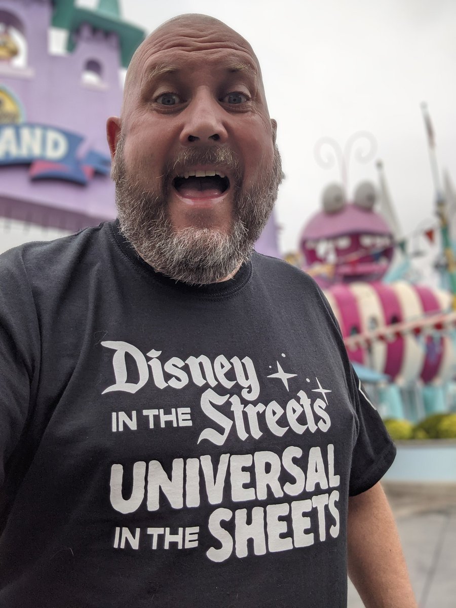 bentoboxx's tweet photo. Thanks @WDWNT and the Carousel of Products for finally making a Universal shirt! It was a huge hit today at @UniStudios! https://t.co/OgiCX9HAth