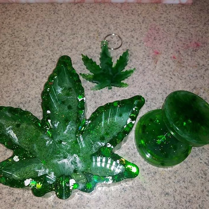 BDKeepsakes's tweet photo. Our Big Dream is to create personalized keepsakes for all #stoners far and wide...

HELP US WITH A #RT AND BY TAGGING A #stoner 🙏 

#weedsmoke #weedlovers #hightimes #high #vibehigh #onelove #ogkush #sativa #indica #meditation #Motivation #custom #CustomerExperience #handmade https://t.co/mz7IgwXCif