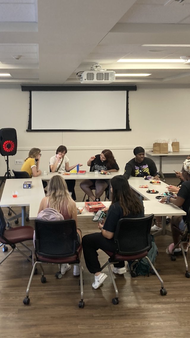 TWUvik's tweet photo. @TWUHousing Parliament Community Council Meet &amp; Greet @twurha #StayOnCampus https://t.co/BHE4T5K2R6
