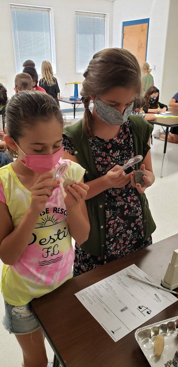 aggieallyson00's tweet photo. Students are using tools to observe, collect, record, and conduct scientific inquiry. #NISDBeard #NISDElemScience https://t.co/H4g0sX4oLM