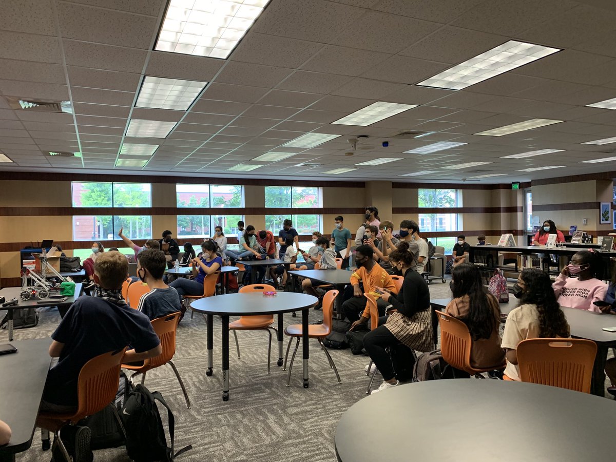 ortotter's tweet photo. #hhsSTEM #HCSstrong Wow! Look at all of these students interested in STEM Team activities!! Lots of diverse interests and goals. https://t.co/3QWaG24hWW