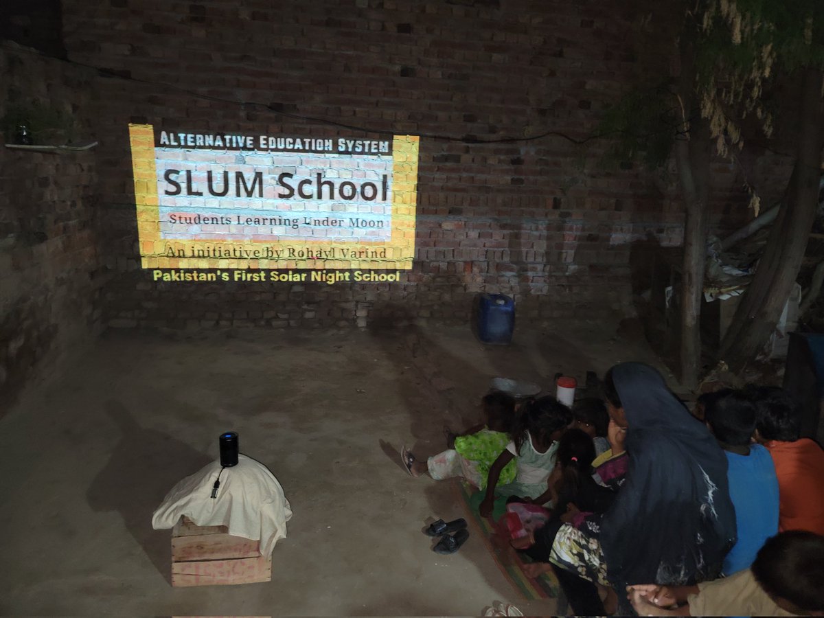 RohaylVarind's tweet photo. Teaching online at @SLUMschool https://t.co/NHsnjqQThi