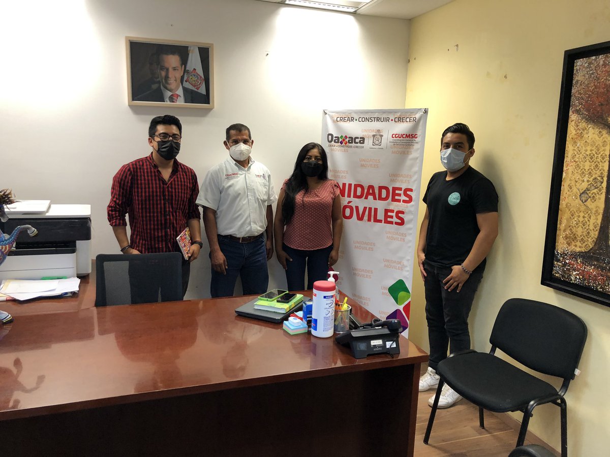UM_oaxaca's tweet photo. Atender a las comunidades que más requieren de los servicios de salud es parte de nuestra filosofía, por ello en conversación con los representantes de la Diputada local la Lic. Lizbeth Concha Ojeda se determinó el plan de trabajo y atención a la ciudadanía de la Cañada. https://t.co/d8fZbqJVwW