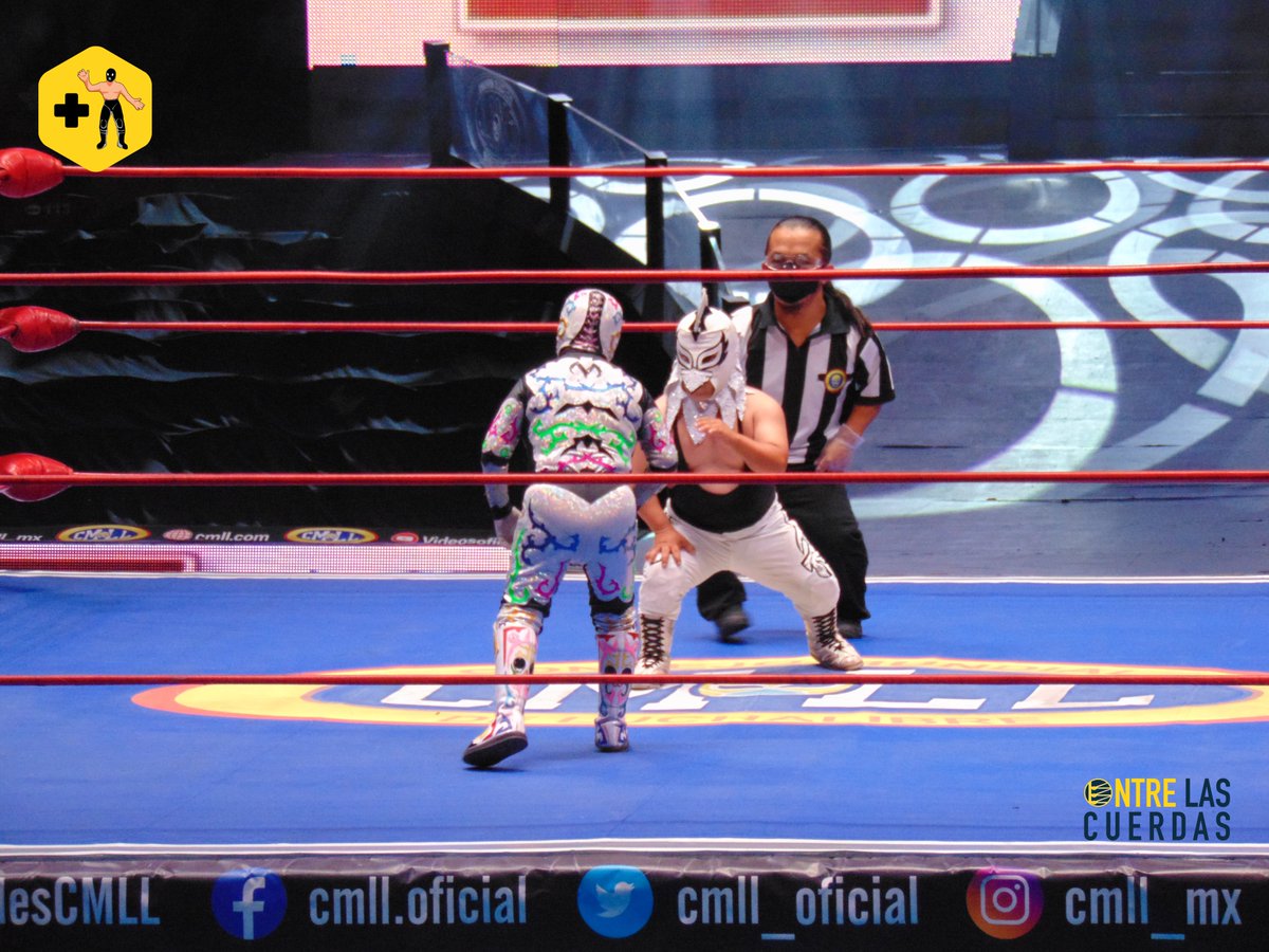 mas_lucha's tweet photo. ¡Así iniciaron las acciones del #MartesDeArenaMéxico!

Chamuel y Mije se midieron ante Gallito y Átomo en la Arena México en la última función de agosto. 📼 /youtu.be/tNBtbzJ-HZo

📸 #EntreLasCuerdas https://t.co/vfoYH9Q3K1