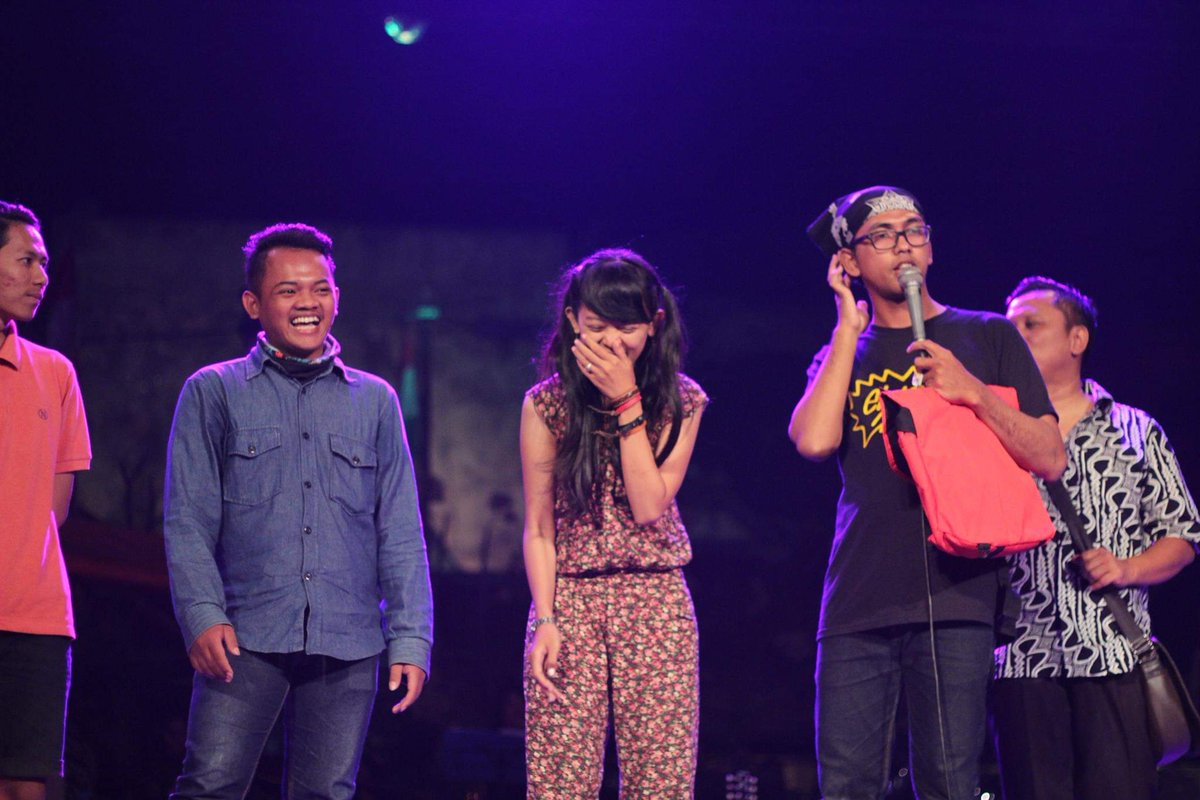 Ais_Lugu's tweet photo. Sekiranya 7th yang lalu, 26 Agustus 2014~
Waktu itu namanya masih Festival Kesenian Yogyakarta @infoFKY #FKY26 #DoDolan
Panggungnya @selosoSeloID #SELOsoSELO
πPlaza Pasar Ngasem.
#Throwback
#Merindu https://t.co/eD9p7rwtJE
