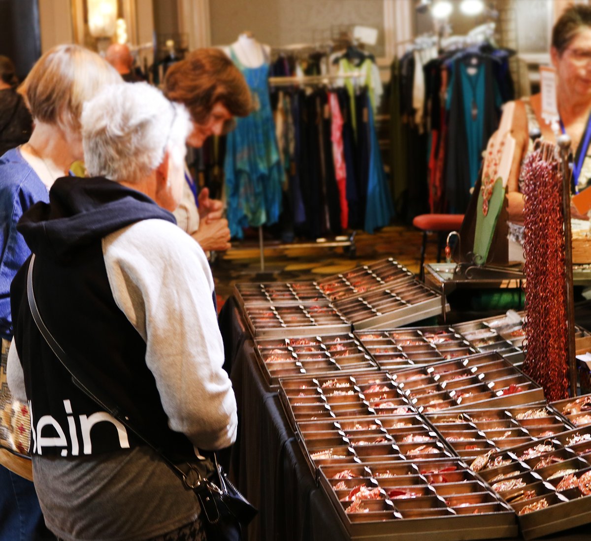 beadanddesign's tweet photo. Who's ready for Tucson!!? The Fall Tucson Shows are September 9-12 at the Casino Del Sol  and bring together a diverse group of artisans, beadmakers, wholesalers, antique merchants, lapidaries, and tradespeople you won't find anywhere else! https://t.co/dX1ZHbW9BW