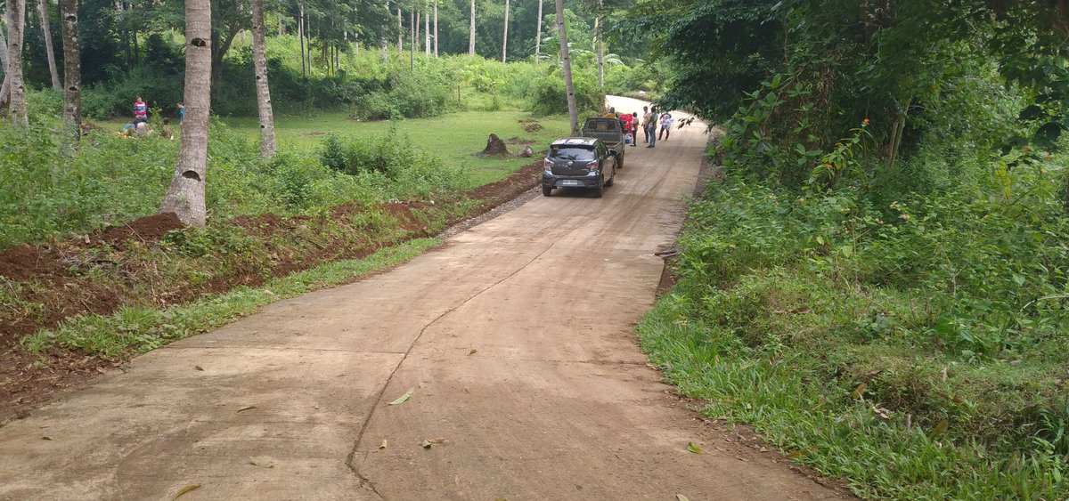 dswdfo10's tweet photo. In Purok San Jose, Brgy. Poblacion, Sinacaban, Misamis Occidental, the concreting of 0.185 km barangay access road was made possible through the Kapangyarihan at Kaunlaran sa Barangay (KKB) program.

#DSWDMayMalasakit
#DSWDKalingaAtPagmamahal
#KalahiDYES https://t.co/zYqRGhTSFv