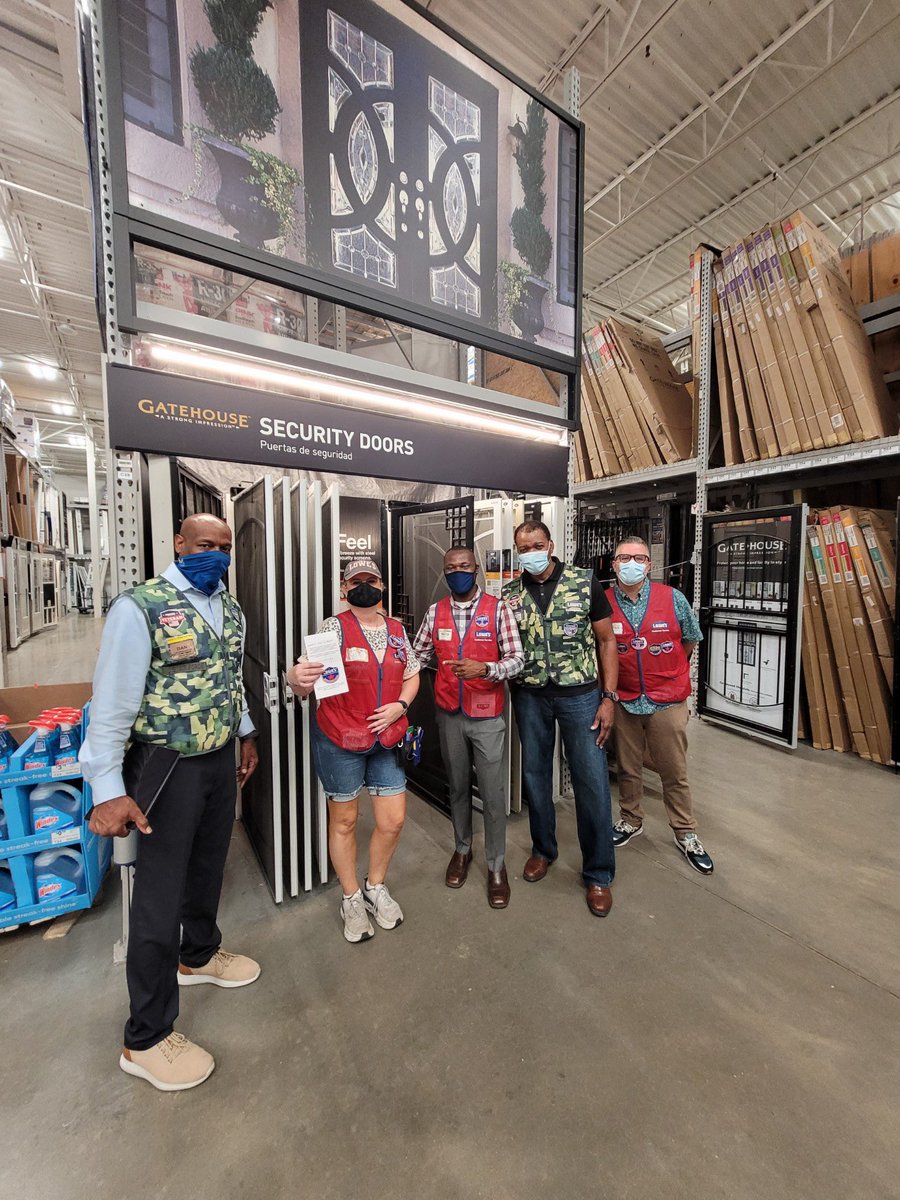 Great Job to Cher millwork specialist for her outstanding performance and engagement being award a red star from Dan Fagan (Regional Director In Home Services)
@JohnBrooksR3 <a href="/JonathanH_HD/">Jonathan Holden</a>