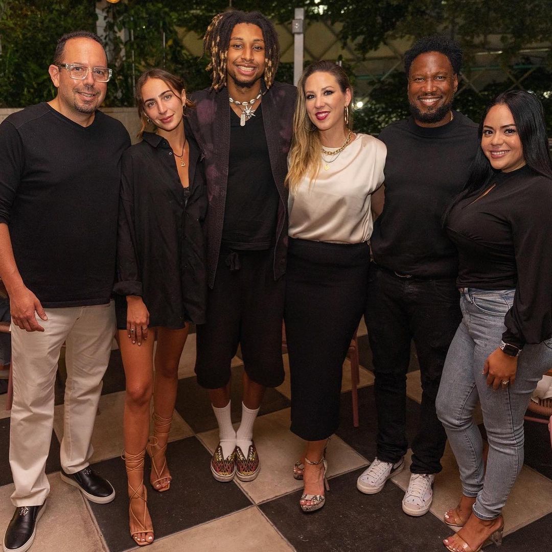 matrixartists's tweet photo. Our first @matrixartists Miami dinner was a success! A huge thank you @SoundRoyalties  and #TheGoodTimeHotel for making it an amazing evening for everyone. Stay tuned for the next one! 🌴😎 
📸: @Eyekon305 
https://t.co/LveU8JvHlP https://t.co/FCOz8hEVyC