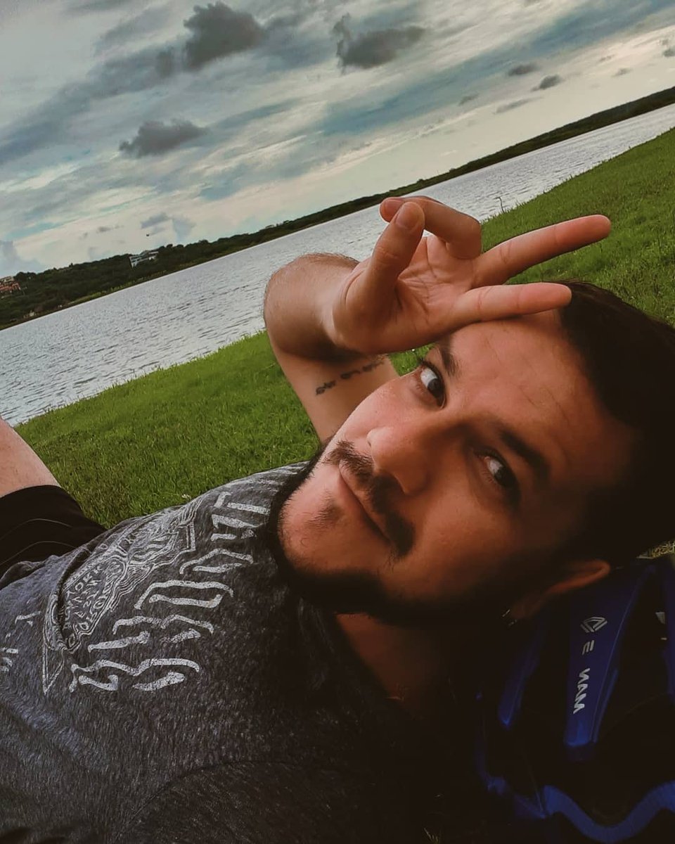 JohanCute's tweet photo. Vigilia ancestral, grito del alma y emociones que salvan. Sonríe sin excusas, nivela energía. https://t.co/rpGqKRSpLi