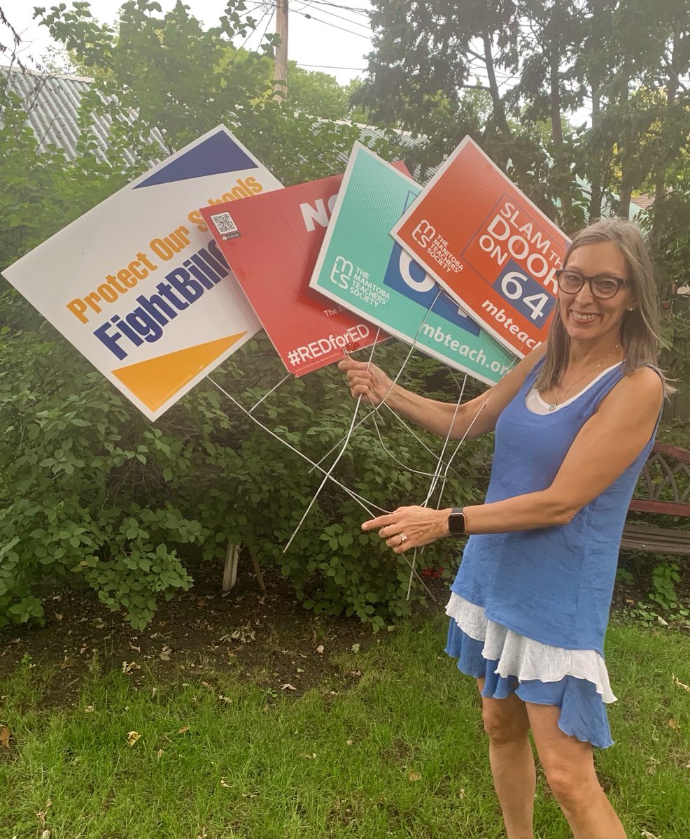 nanette_godbout's tweet photo. We slammed the door on Bill 64. Won’t be needing these signs anymore! #mbpoli #REDforEdMB #SlamTheDoorOn64 https://t.co/nkWNDBrol2