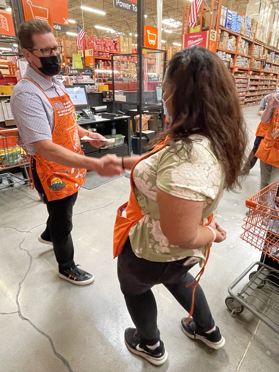 Plumbing DS Austin, Appliance Specialist Darrlyn, and Service Desk Lead Mako getting Homer awards for outstanding service on today’s RVP walk with <a href="/DJJKsanchez/">Donny Sanchez</a>
<a href="/NeriWilliams/">Neri Williams</a> <a href="/ThrogmortonMatt/">Matt Throgmorton</a> <a href="/KathyS1504/">Kathy</a> <a href="/RodriguezMBridg/">Bridgett Rodriguez</a> <a href="/lindseyTHD/">Lindsey Chapman</a> <a href="/HelenBoatsTHD/">Helen Boatwright</a>