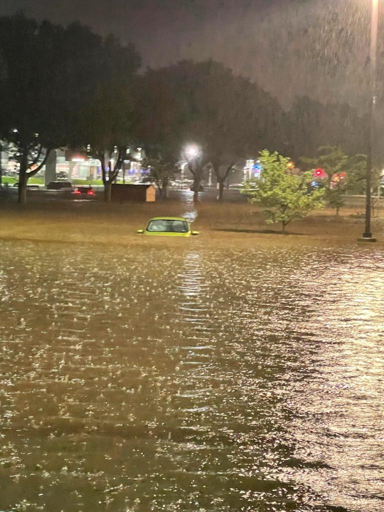 Chris Perruna tweet media