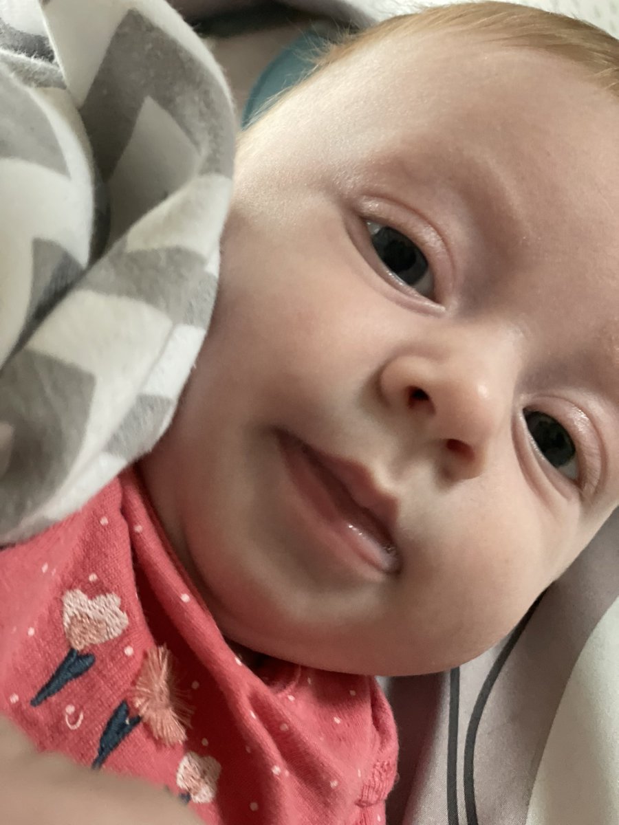melrosez05's tweet photo. The face you make when you accidentally open the camera 😂 https://t.co/ov32PfMKCf