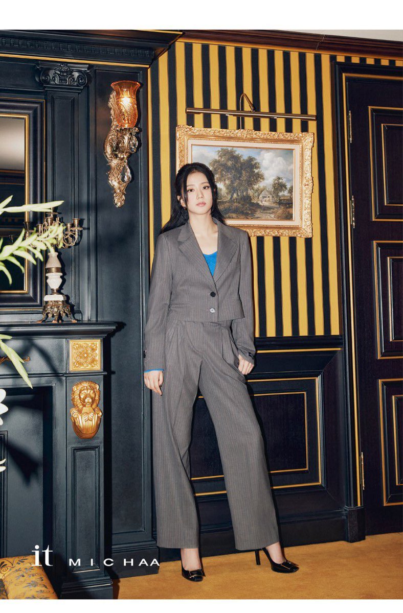 KIMJISOOVT's tweet photo. CEO JISOO 🔥😎

JISOO x itMICHAA 
#JISOO2ndStory https://t.co/BoIbW6YAmA