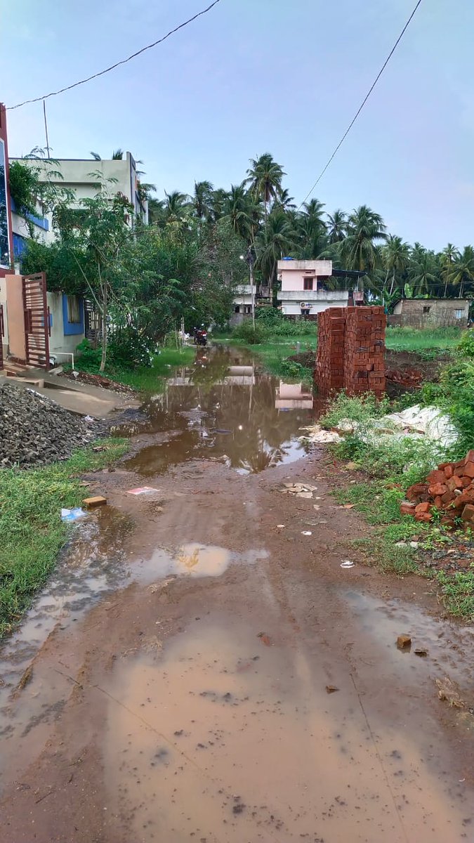 kiran_teja1's tweet photo. We are paying taxes are in time but we didn't have proper roads....
@palakollu, West Godavari District
#JSPForAP_Roads 
#JanaSenaParty https://t.co/z0PXcCSLmu