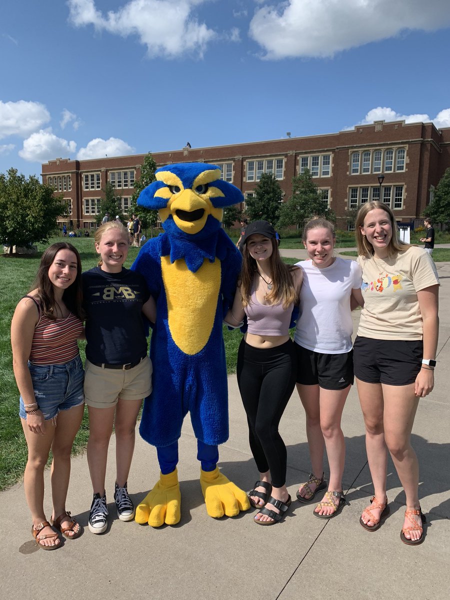 BluTheBlugold's tweet photo. Opening day! It felt great to see campus so lively again!💙💛 https://t.co/CxtGf6ol2s