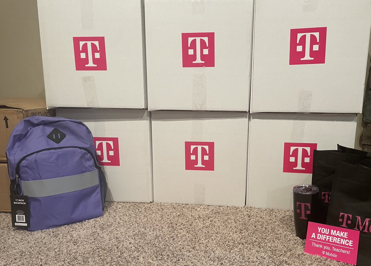 I spy more teacher appreciation gifts and school supply donations 👀📕 We will be back at it tomorrow dropping off goodies for local super heroes! #SMRACommunityEngagement #clearthelist @TMoTruckRuralMN