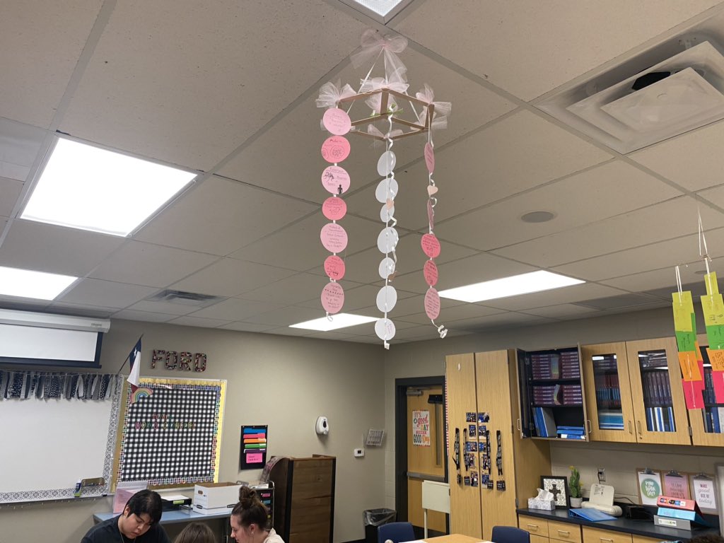 BadgerHS_Prin's tweet photo. S/O to Christi Ford’s Medical Terms class that was working on the “Chain of Infection”. https://t.co/ixY9fJYOx1