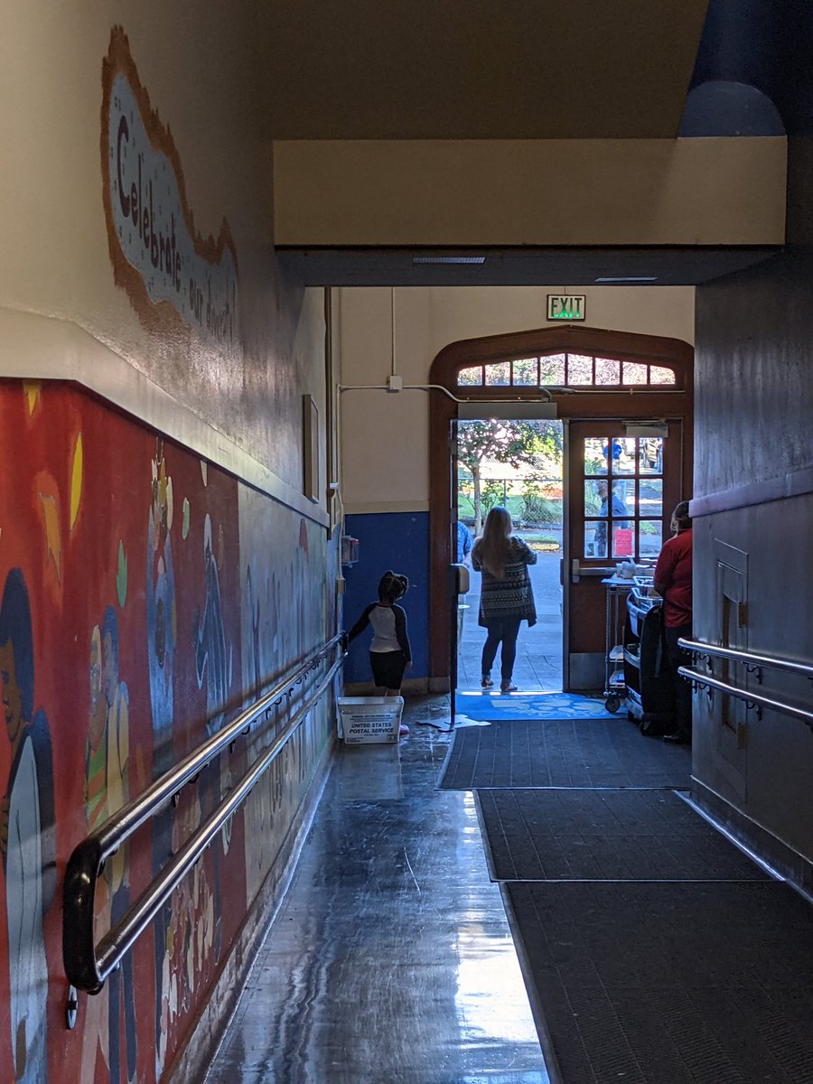 actionhero's tweet image. Welcome back @PPSConnect students and families! Happy to spend this morning on the first day of school supporting Woodlawn Elementary. #WildcatStrong #PPSLearningTech