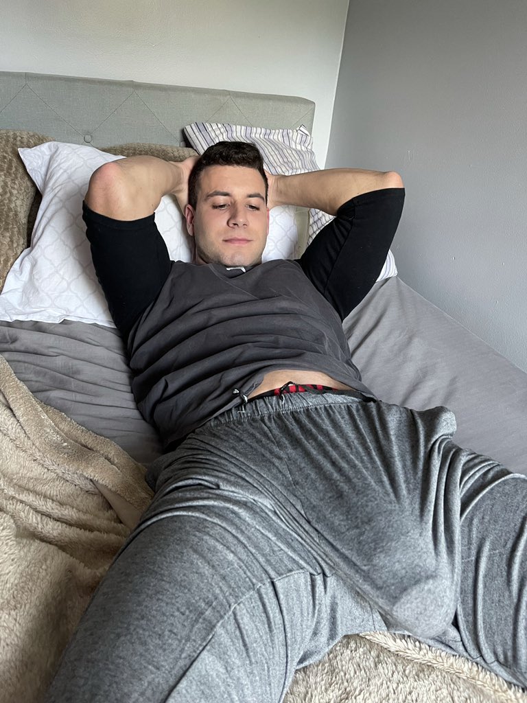 Reply if you’d bottom this👅
Onlyfans.com/shreds 65% off❤️