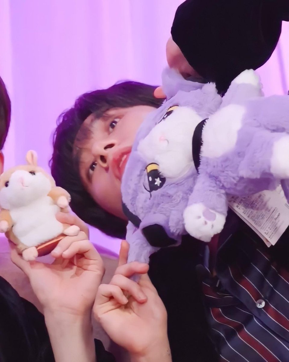 multibebe23's tweet photo. Changkyun with a dog the cutest thing ever 😸🐕🐶🐾😍 https://t.co/5eDmGYtQXJ