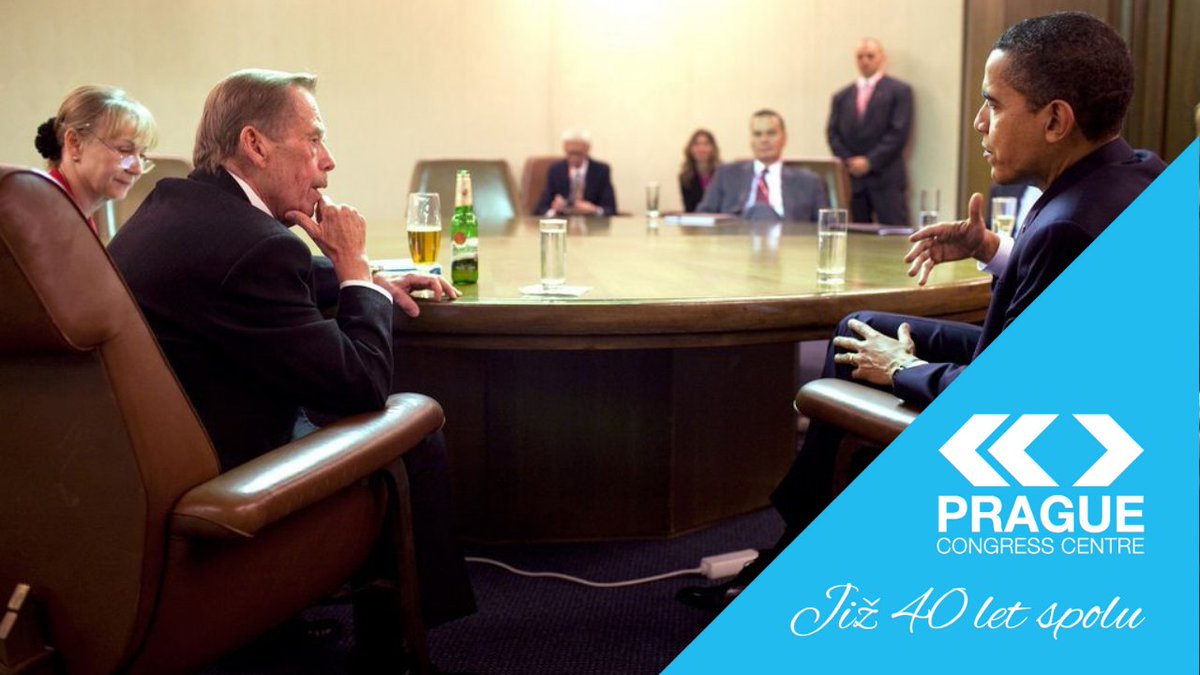 #tbt Rádi dáváme našim sálům a salónkům přezdívky. Jedna z nich, Obama room, vznikla v roce 2009, když jsme v rámci předsednictví Rady EU hostili summit EU-USA. V Jižním salónku 2 totiž zasedali dva velikáni, Barack Obama a Václav Havel. 
#history #eu #havel #obama #kultura
