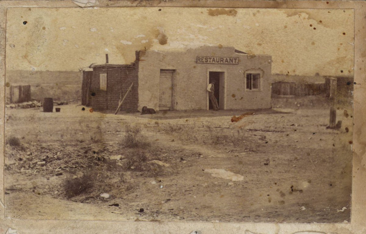 TracesofTexas's tweet photo. A restaurant made from adobe in Fort Concho (San Angelo), 1875. So interesting to look at today! https://t.co/RZ4Xq2e8yi