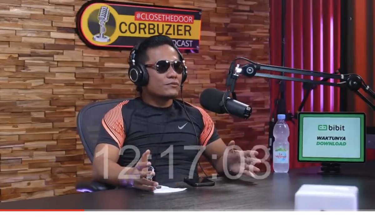 Persahabatan yang keren antara <a href="/gusmiftah_/">gusmiftah</a> dan <a href="/corbuzier/">Corbuzier</a> .. tabik.🙏