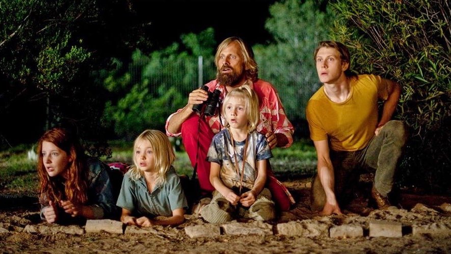 youngneverdiez's tweet photo. 캡틴 판타스틱 (Captain Fantastic, 2016)
과연 무엇이 맞고 틀린 것일까. 신���과 가치관에 대해 깊은 생각을 하게 만드는 보기 드문 가족, 교육 영화. 교육 뿐 아니라 삶에 있어서의 최선은 어느 정도의 절충과 타협이 동반된 방식이겠지만, 그 누구도 다른 방식을 오답이라 단정지을 순 없을 것이다. https://t.co/l162KxZv5B