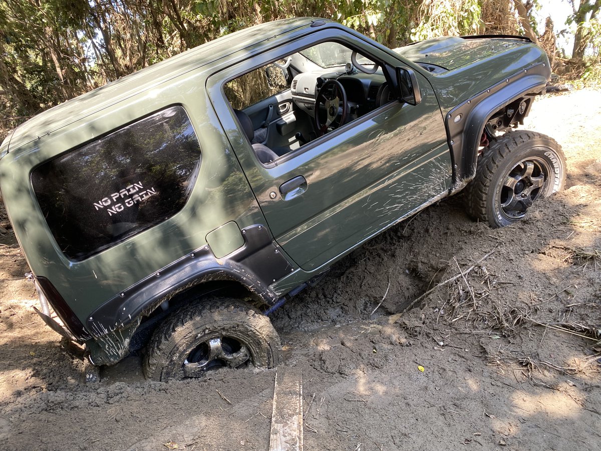 こんにちは😁Mariです😝

2台で走って楽しむはずが…
予定外な事態に…＞＜
やらかした😭

別の動画が完成しちゃった（笑）

youtu.be/pSsCvD2gaSE
YouTubeアップしました♡♡♡

#ラングラー #wrangler #jeep
#jeep女子 #四駆女子 #ジムニー #オフロード
#Jimny #offroad #4WD