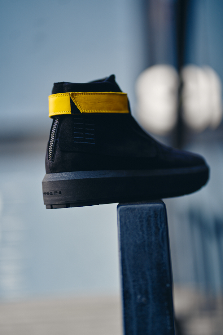 AfricanMinions's tweet photo. Which of these two Long Walks sneakers would you whip out for Spring? You really can't make a wrong choice on this one. 😉
Hit RT for the black and yellow 𝑹𝒐𝒚𝒂𝒍 𝑷𝒂𝒏𝒕𝒉𝒆𝒓 and hit Like for our pure white 𝑩𝒍𝒂𝒏𝒌 𝑪𝒂𝒏𝒗𝒂𝒔. https://t.co/PI3LtXoXeh