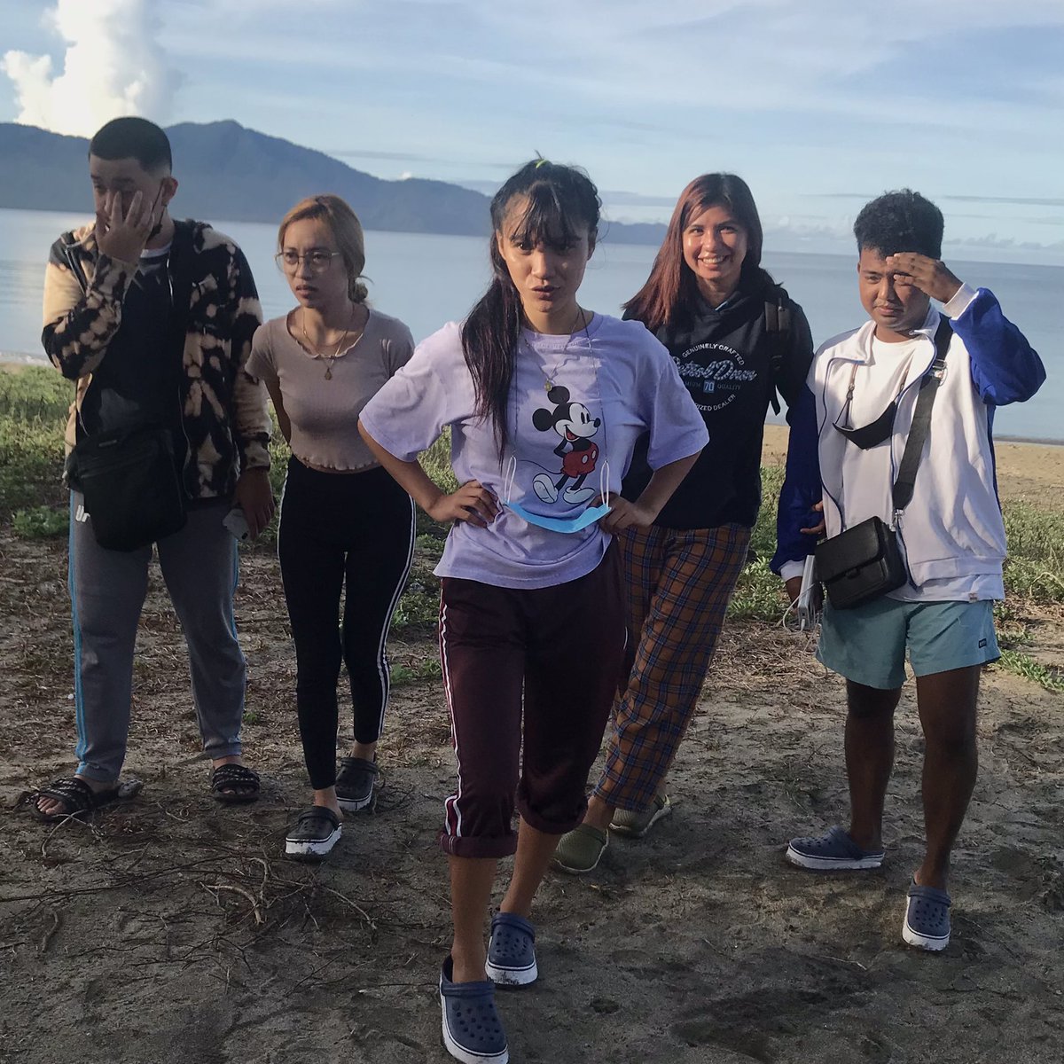 SlndArt's tweet photo. gulat kayo no? chzz. #stillsolid https://t.co/KrAanYeLZ6