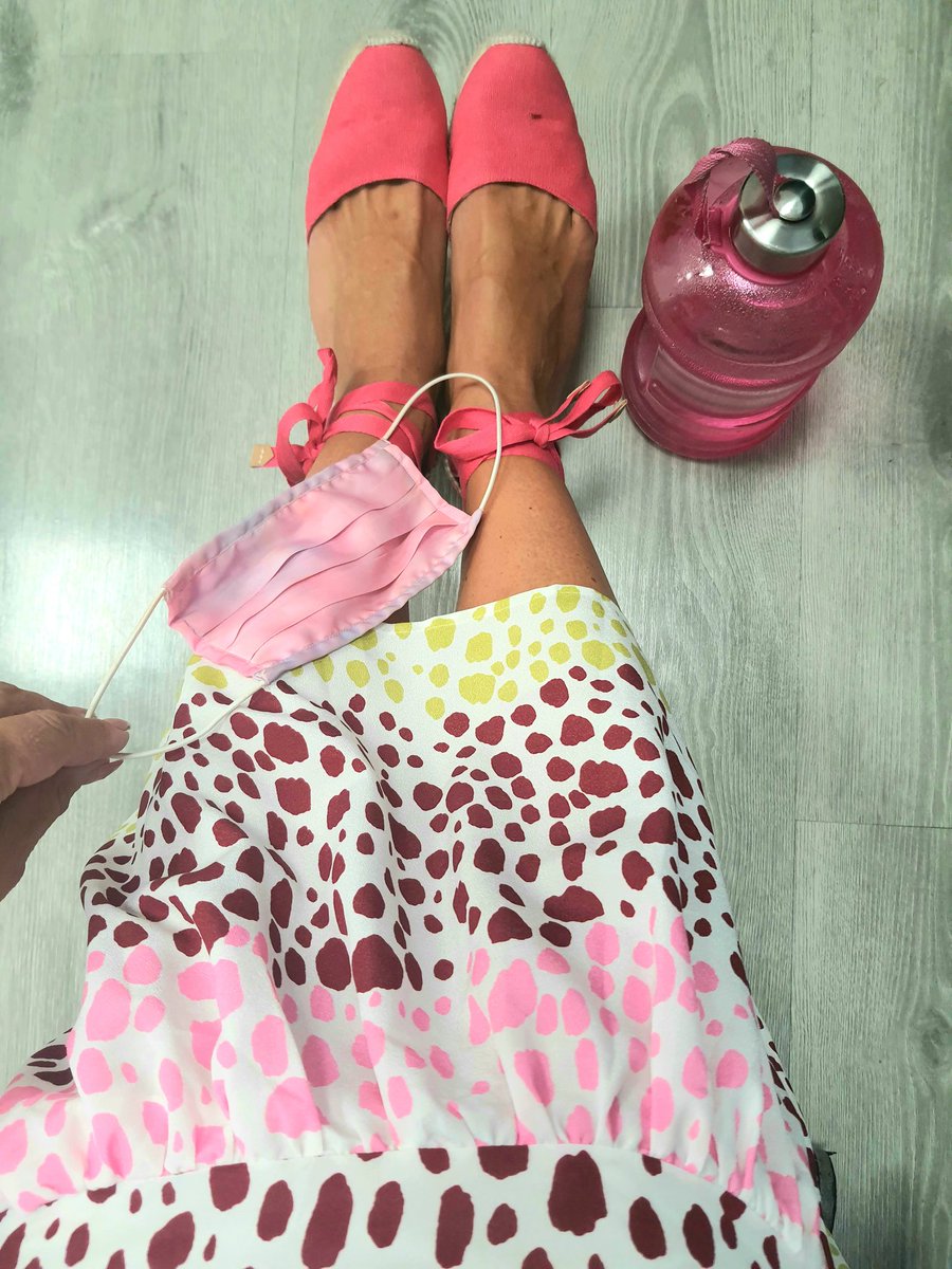 Pink shoes, pink mask, pink bottle, pink spots Thursday! <a href="/MrAndiPrice/">Andi Price</a> #educatorsinpink #pinkshirtthursday #CancerAwareness